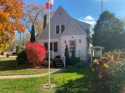 Detached in Chatham-Kent