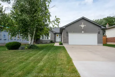 8 Sherwood Crescent, South Huron, On N0m 1s1
