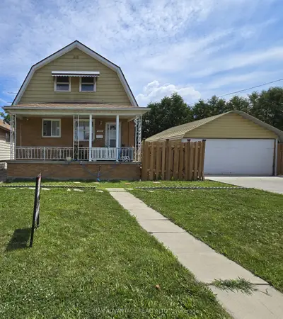 Detached in Windsor