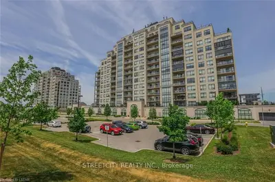 240 Villagewalk Boulevard E 903, London North, On N6g 5l5