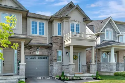 Att/Row/Townhouse in Hamilton