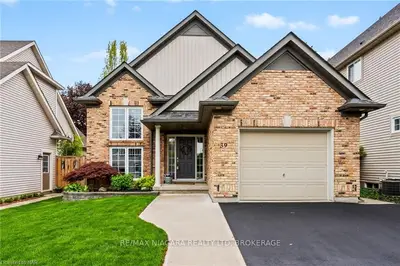 39 Frontier Drive, Niagara-on-the-lake, On L0s 1j0