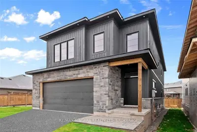 8864 Angie Drive, Niagara Falls, On L2h 0h9