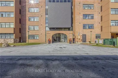 276 OAKDALE Avenue 105, St. Catharines, ON L2P 3S5
