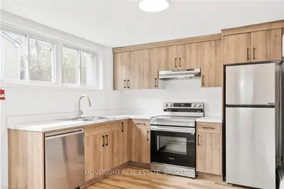24 Ottawa Street 1, St. Catharines, On L2r 1y9