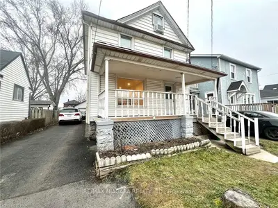 94 Crowland Avenue 1, Welland, On L3b 1w9