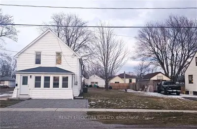 197 Humboldt Parkway, Port Colborne, On L3k 2h5