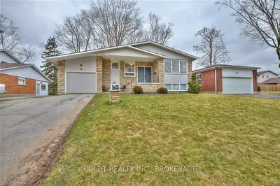 10 Andora Court, Welland, On L3c 4l4
