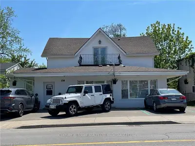 Condo Townhouse in Fort Erie