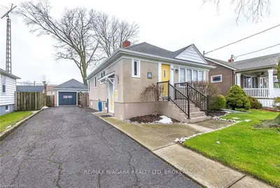 10 Linwood Avenue, Port Colborne, On L3k 5j5