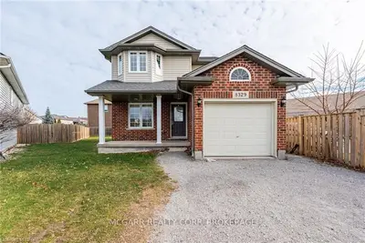 8329 Atack Court, Niagara Falls, ON L2H 3N4