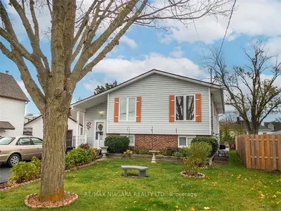 18 Knoll Street, Port Colborne, On L3k 5a5
