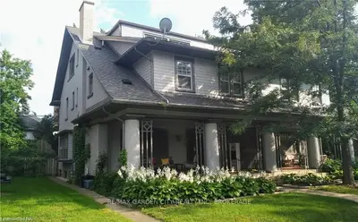 5 COLLEGE Street 1, St. Catharines, ON L2R 2W6