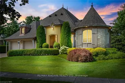 2 Harmony Drive, Niagara-on-the-lake, On L0s 1j0