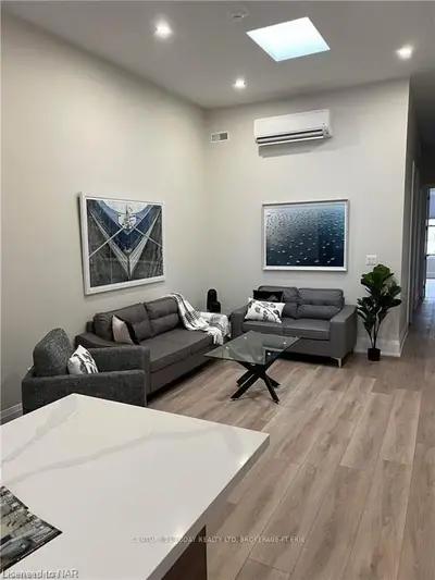 43 Jarvis Street 201, Fort Erie, On L2a 2s3