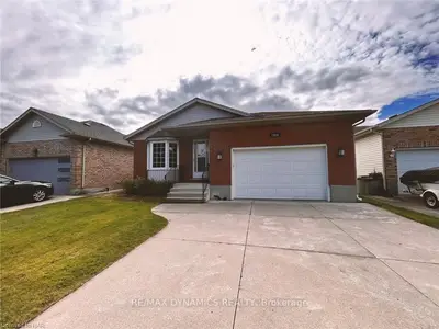 7984 Grossi Court, Niagara Falls, ON L2H 3G8