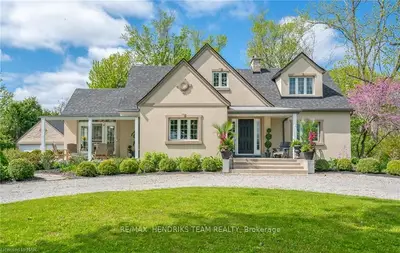 2929 Niagara Parkway, Fort Erie, On L2a 5m4