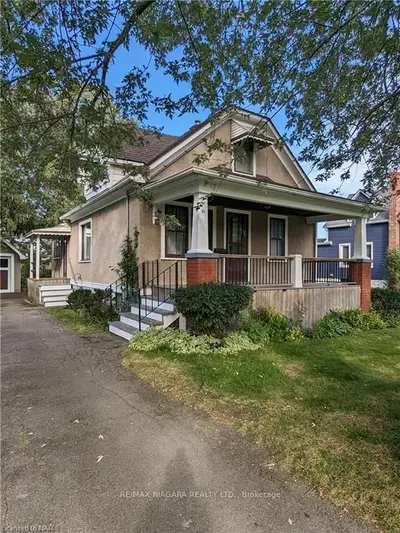 30 Humboldt Parkway, Port Colborne, On L3k 2h2