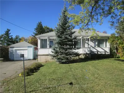 1583 Thompson Road, Fort Erie, On L2a 5m4