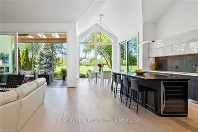 747 Green Street, Niagara-on-the-lake, On L0s 1j0