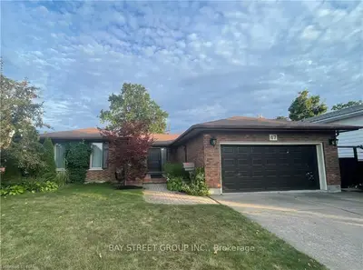 47 Village Green Drive, St. Catharines, On L2n 5n9