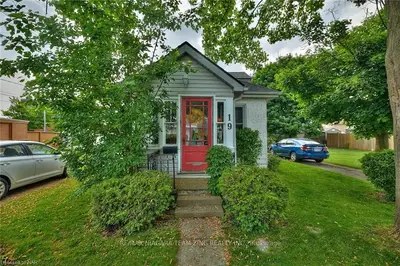 19 Dolphin Street, Port Colborne, On L3k 2h9