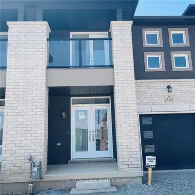 124 Renfrew Trail Trail, Welland, On L3c 3g5