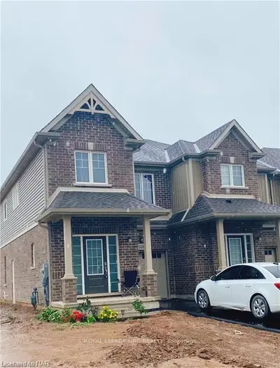 148 Sycamore Street, Welland, On L3c 0h9