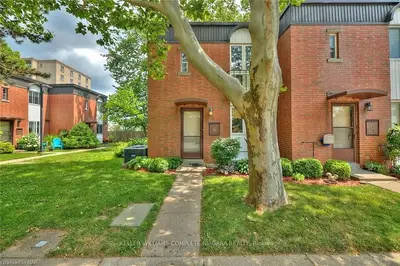 6453 Colborne Street 16, Niagara Falls, On L2j 1e7