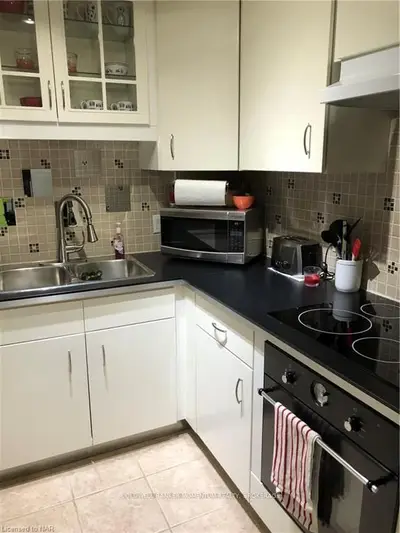 36 Glenpark Drive 319, Welland, On L3c 6j9