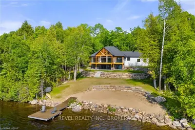 732 LAKEWOODS Drive, Madawaska Valley, ON L0J 1B0