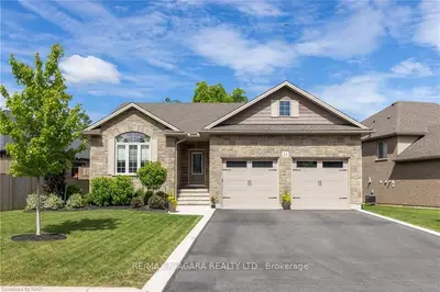 11 Renfield Street, Port Colborne, On L3k 0a8