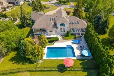 1184 Queenston Road, Niagara-on-the-lake, On L0s 1j0