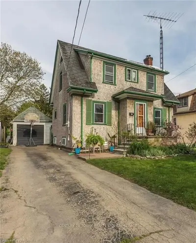 81 Forest Avenue, Port Colborne, On L3k 5e3