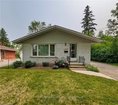 8346 Kaumeyer Street, Niagara Falls, On L2g 6y1
