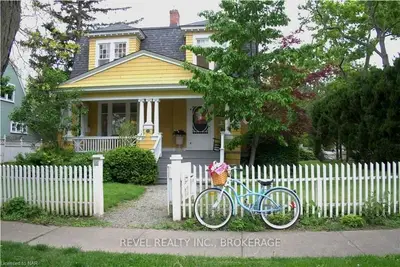 153 Victoria Street, Niagara-on-the-lake, On L0s 1j0