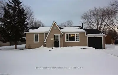 396 Parkdale Avenue, Fort Erie, On L2a 5a8