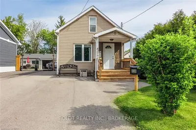 6379 Bellevue Street, Niagara Falls, On L2e 1y9