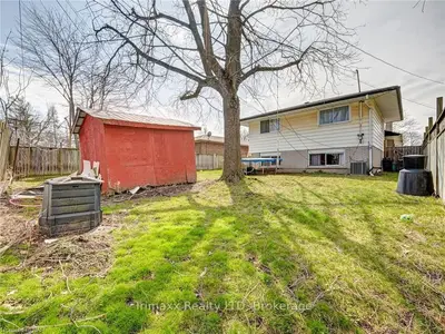 14 Trelawn Parkway, Welland, On L3c 1w3