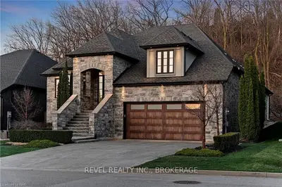 138 Paxton Lane, Niagara-on-the-lake, On L0s 1j1