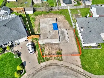 28 Cartier Court, Welland, On L3b 1a4