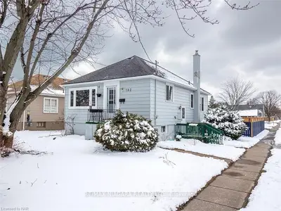 182 Linwood Avenue, Port Colborne, On L3k 5k2