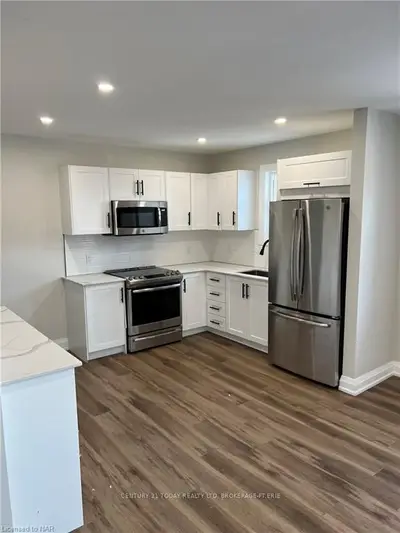 40 Jarvis Street 6, Fort Erie, On L2a 2s5