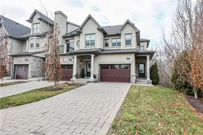4 ABERDEEN Lane S, Niagara-on-the-Lake, ON L0S 1J0