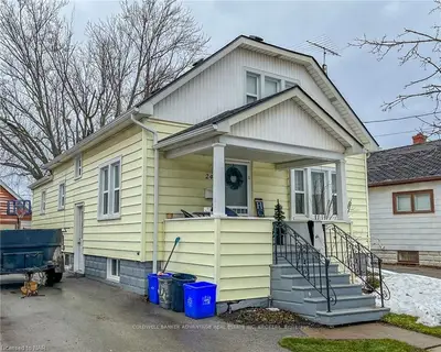 240 CHAFFEY Street, Welland, ON L3B 2Y8