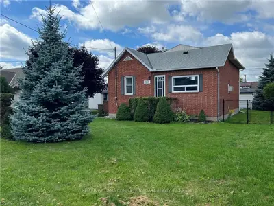 27 Knoll Street, Port Colborne, On L3k 5a4