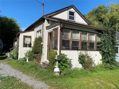 92 Mitchell Street, Port Colborne, On L3k 1x7