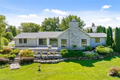33 Park Court, Niagara-on-the-lake, On L0s 1j0
