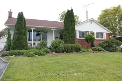 7652 WAYNE Street, Niagara Falls, ON L2H 1G6