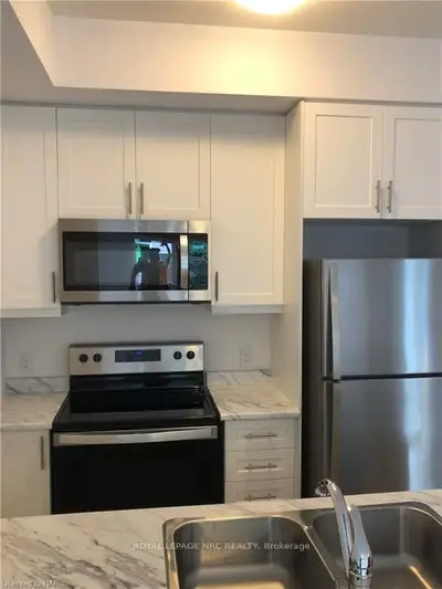 450 DUNDAS Street 608, Out of Area, KS L0R 2H4
